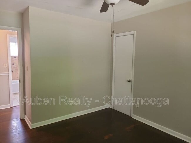 Building Photo - 903 Curleque Dr