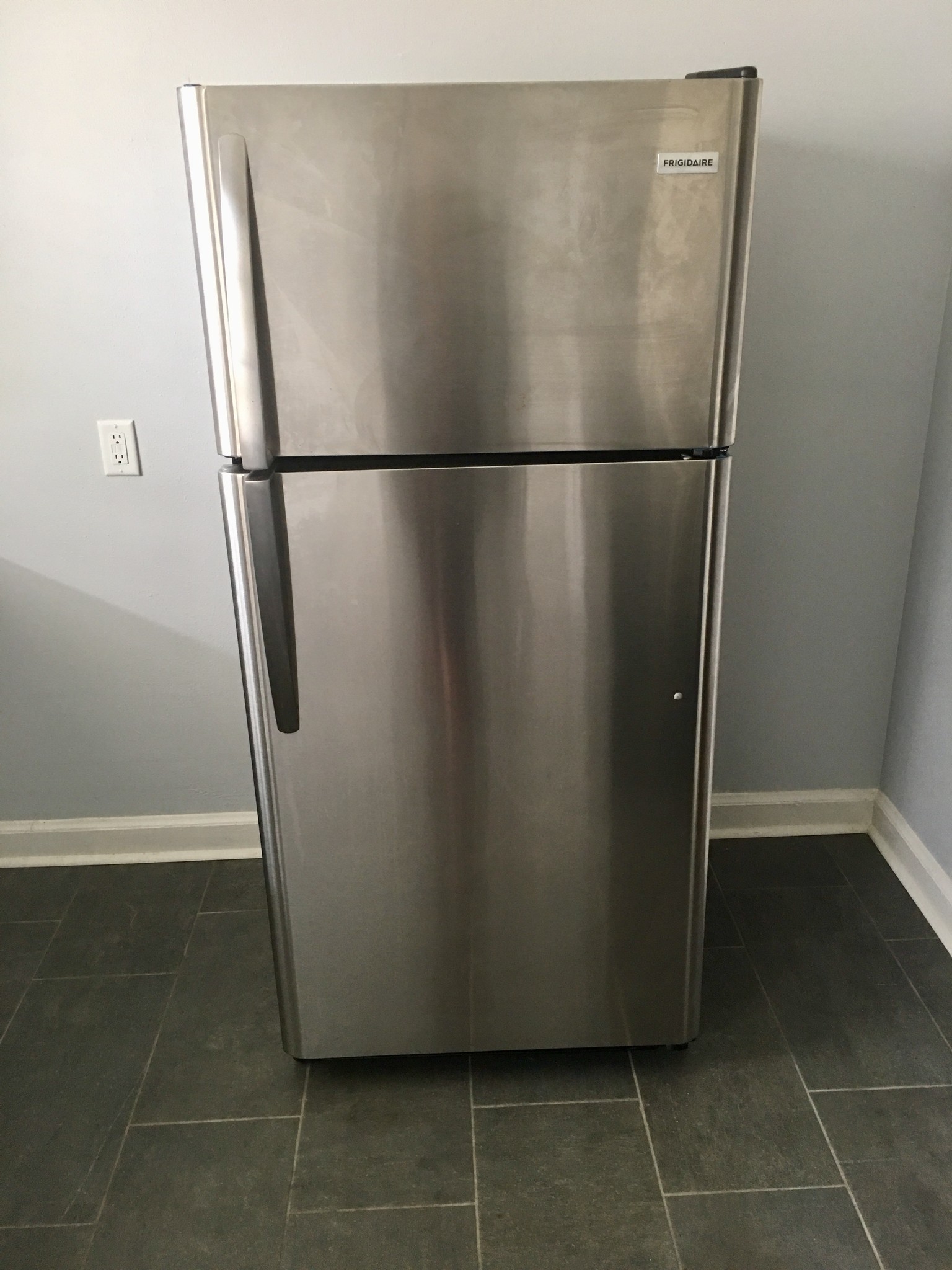 All new Stainless appliances - 2001 Center St