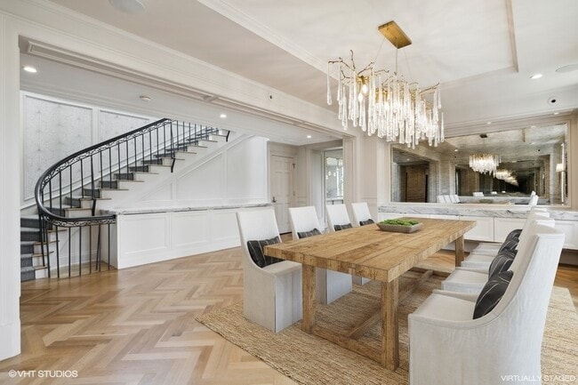 Building Photo - 2700 N Lakeview Ave