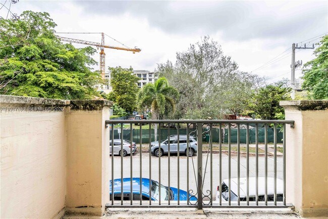 Building Photo - 300 Majorca Ave