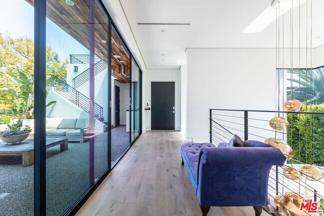Building Photo - 1540 N Curson Ave