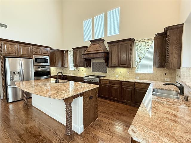 Building Photo - 7304 Meadow Glen Dr