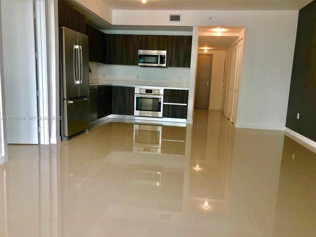 Building Photo - 488 NE 18th St