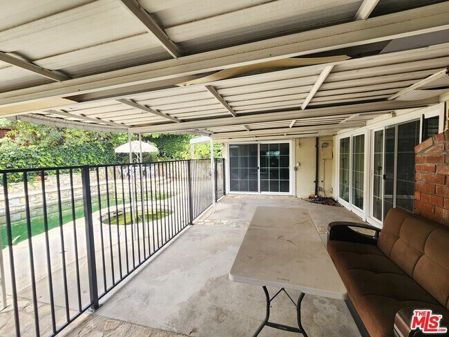 Building Photo - 11665 Babbitt Ave