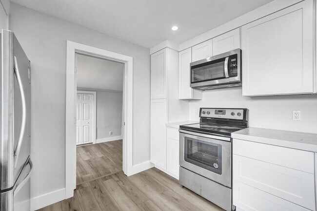 Building Photo - 5601 SW 36th Ct