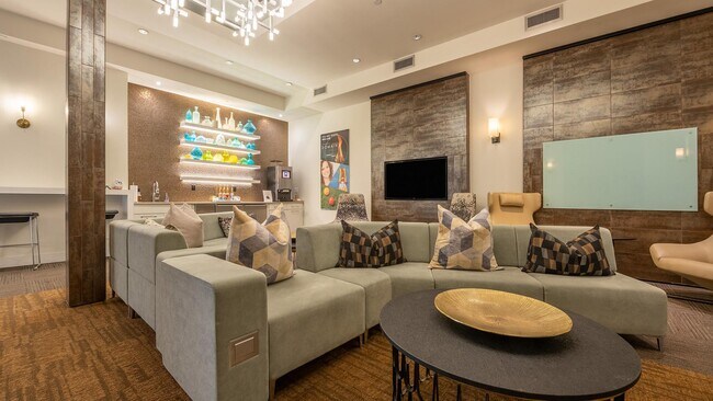 Building Photo - 8800 Penrose Ln