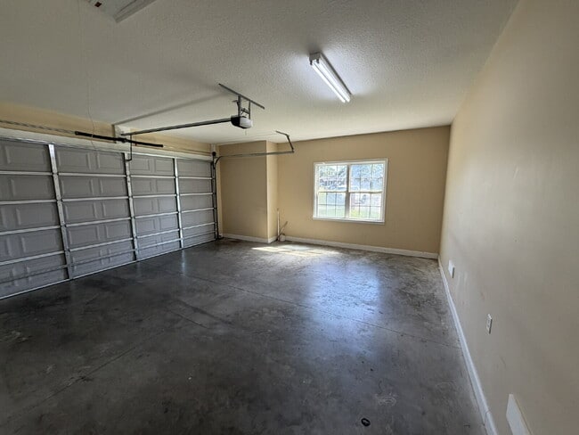 Building Photo - Home for Rent