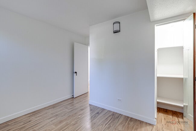 Building Photo - 808 Inverrary Ln