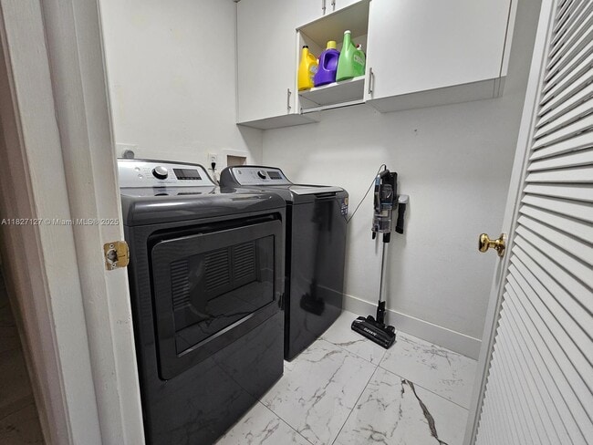 Building Photo - 7436 SW 106th Pl