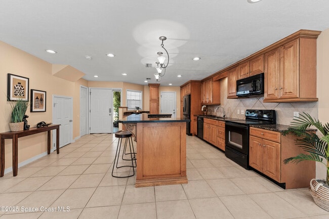 Building Photo - 554 Majorca Ct