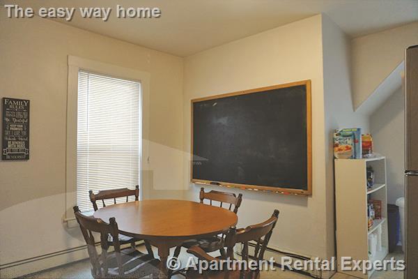 Building Photo - 339A Beacon St