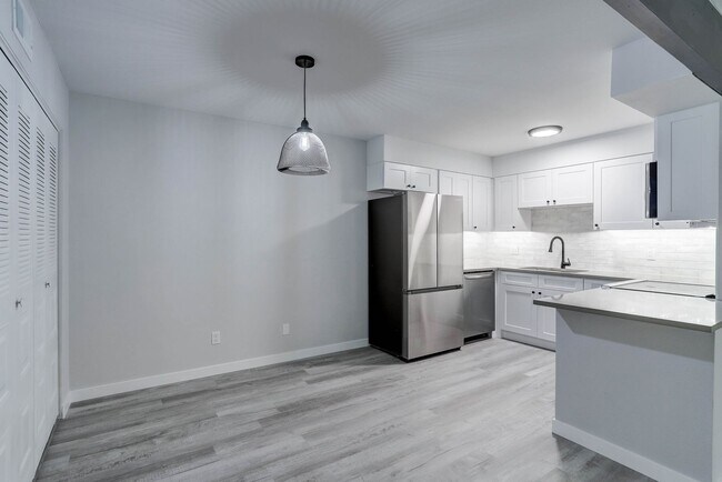 Building Photo - 3315 S Ammons St