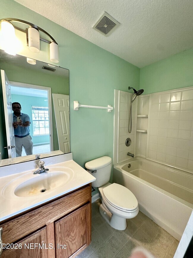 Building Photo - 1520 Fieldview Dr