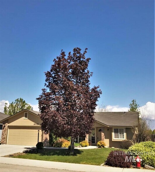 Building Photo - 5008 N Rothmans Ave