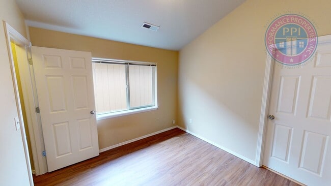 Building Photo - Beaverton - Two En-Suites! LVT Plank Flooring, No Carpet