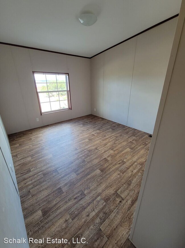 Building Photo - 4 br, 2 bath House - 524 Trout Road