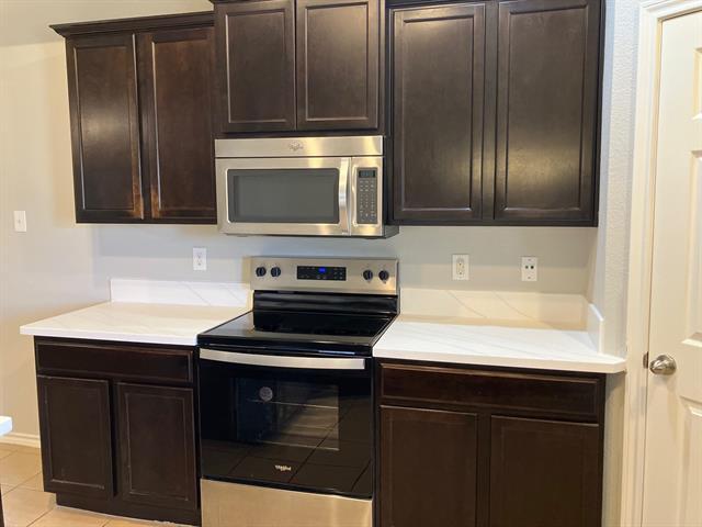 Building Photo - 2820 Stonewall Ln