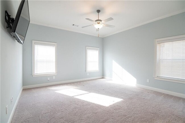 Building Photo - Spacious & Stylish 4BD Home with Loft in C...