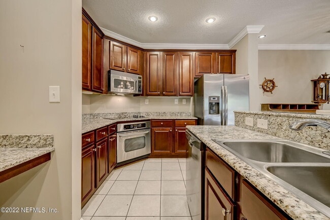 Building Photo - 1106 S Beach Pkwy