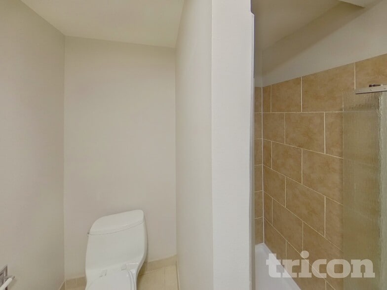 Building Photo - 2212 Woodburn St