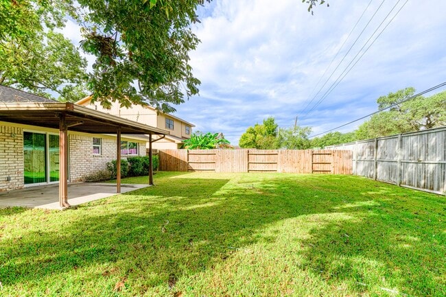 Building Photo - 19414 Leafwood Ln