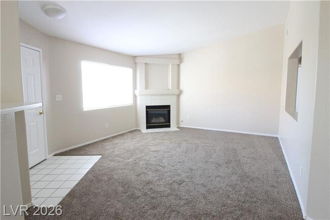 Building Photo - 2 Bedroom Condo w/ 1 CAR GARAGE