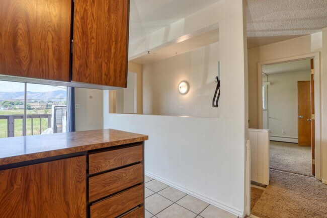 Building Photo - 16870 W 14th Pl