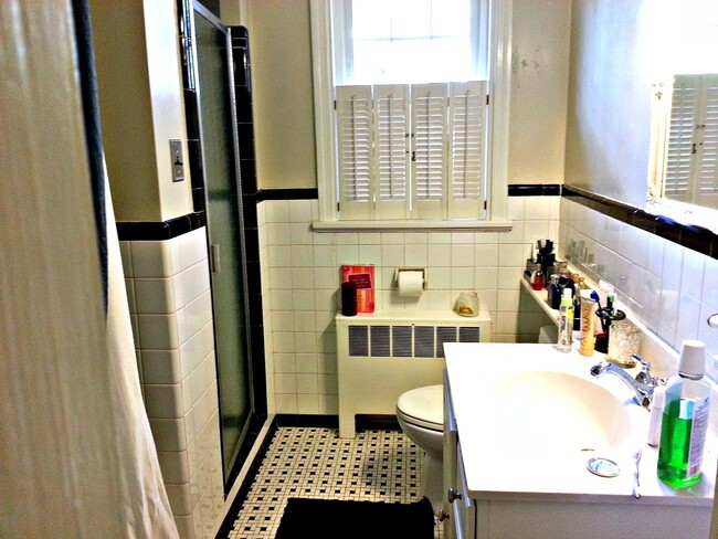 Building Photo - 3 BR / 2 BA Outdoor lovers dream! Near For...