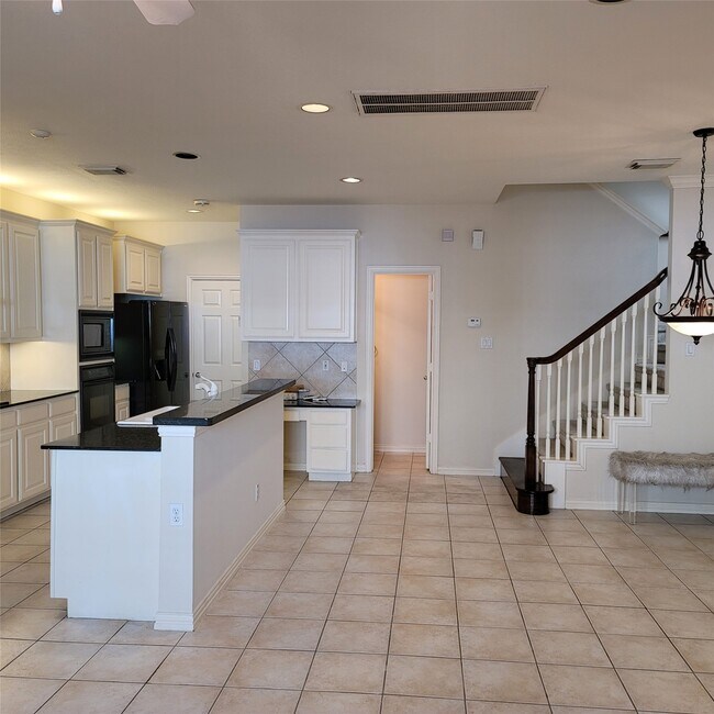 Building Photo - 7111 Harmony Cove