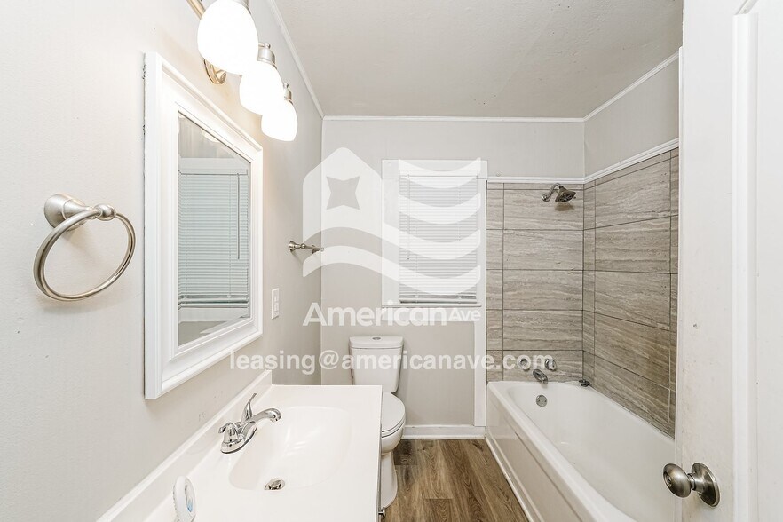 Building Photo - 1409 Alabama Ave SW