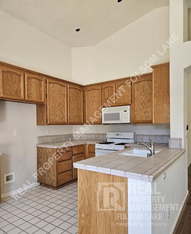 Building Photo - COMING SOON!!!  4bd 2ba home in Folsom