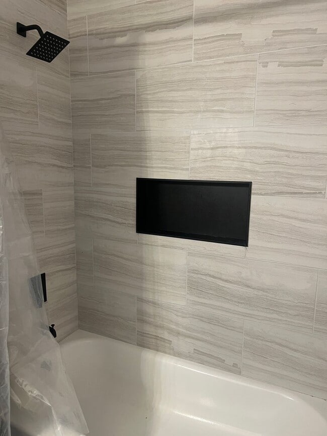 Building Photo - ? Fully Remodeled 2 Bed / 1 Bath Duplex – Modern & Move-In Ready ?