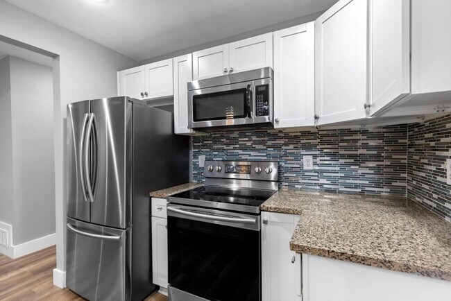 Building Photo - 1699 Flintwood Dr SE