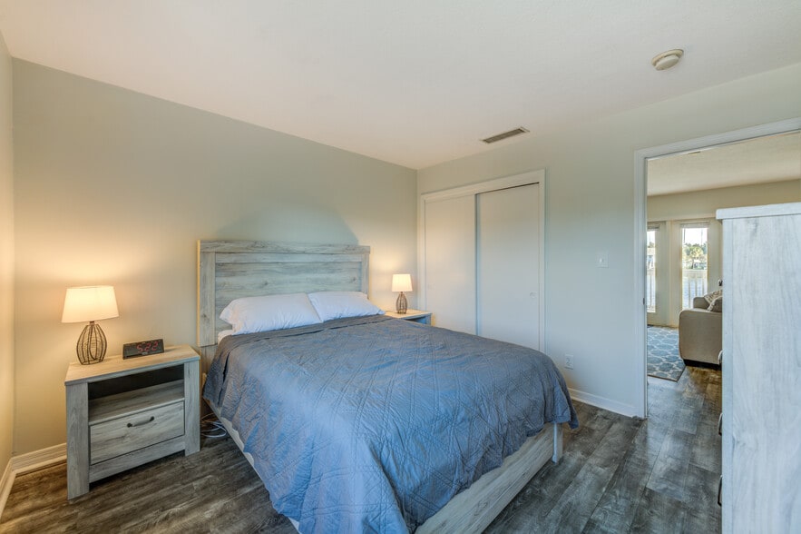 Bedroom 2 - 122 Pompano Dr SE