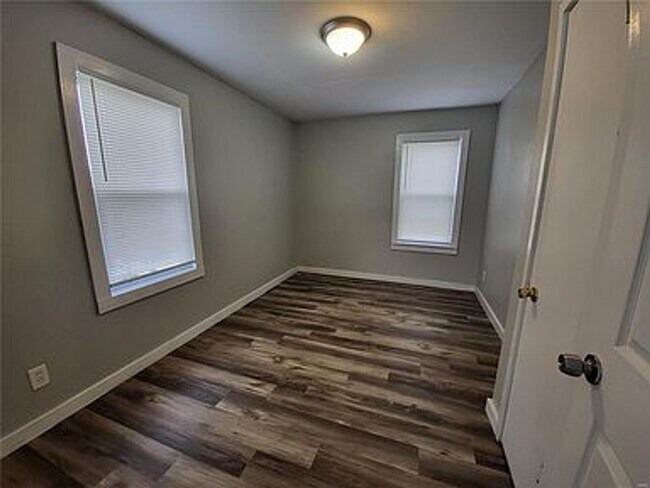 Building Photo - What a Gem!