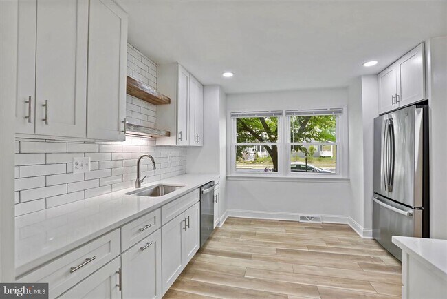 Building Photo - 123 Davis Ave SW
