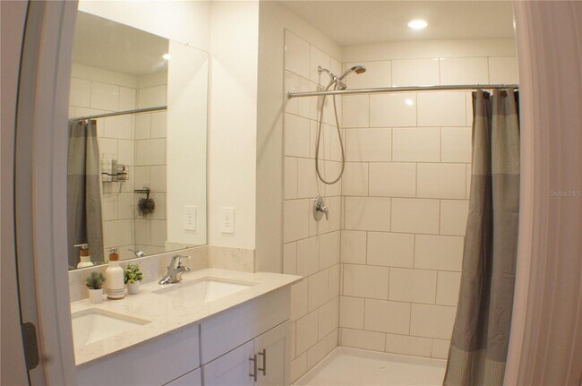 Building Photo - 1714 Lanier Rd