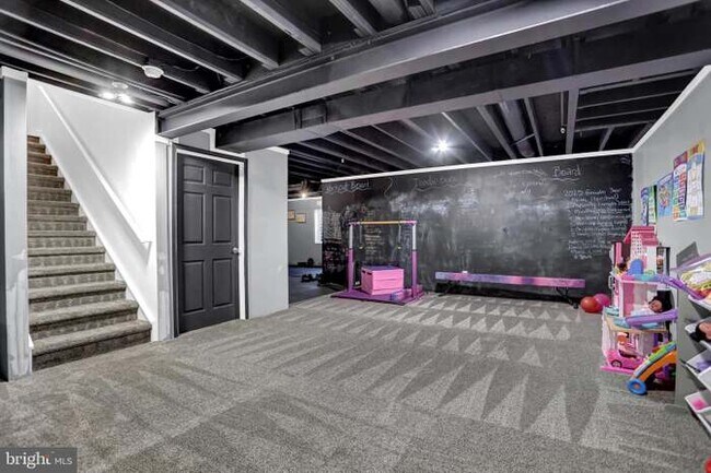 Building Photo - 1704 Scenic Manor Dr