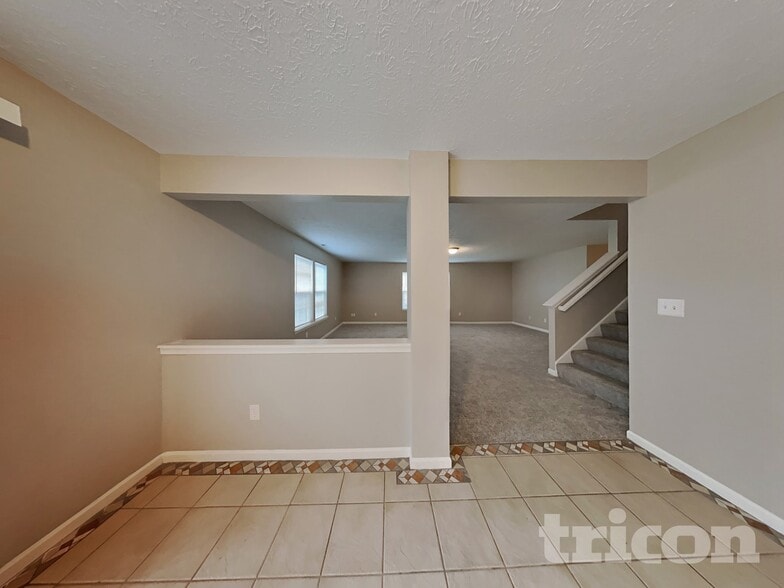 Building Photo - 1963 Central Park Blvd W