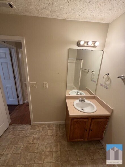 Building Photo - 5196 Tew Ln SW