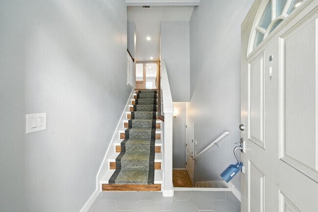 Building Photo - 13600 Breton Ridge St