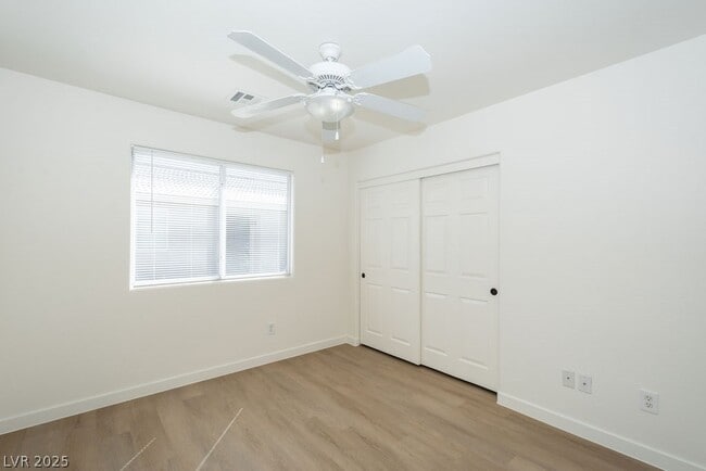 Building Photo - 2021 S Dandelion St