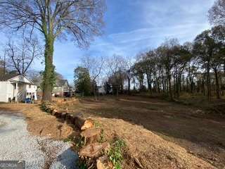 Building Photo - 641 West Ave