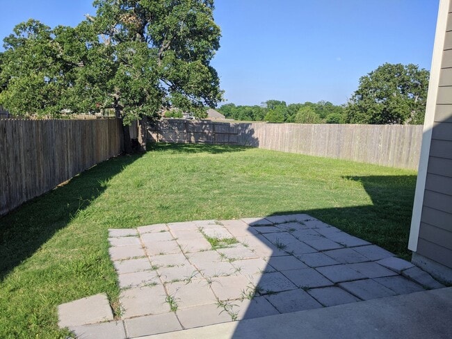 Building Photo - Available August 2026! Beautiful Home in Bryan!