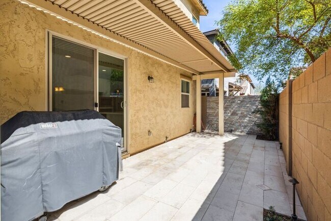 Building Photo - Modern 4-bedroom, 3.5-bathroom single-family home in the heart of North Tempe