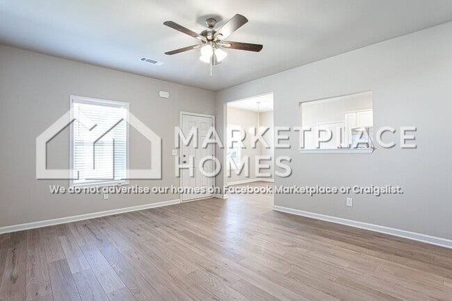 Building Photo - 242 Ww Carr Ave