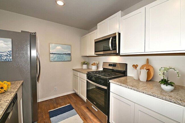 Building Photo - ONE STORY  |  3 BEDROOM  |  2 BATH  |  YARD SERVICE INCLUDED  |  WHISPER FALLS  |  POOL - GYM - P...