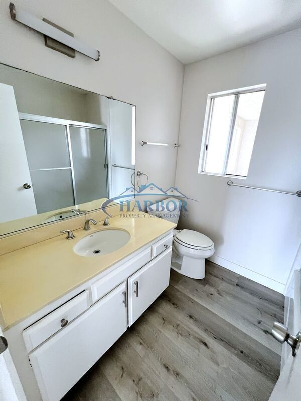 Building Photo - 2315 S Grand Ave