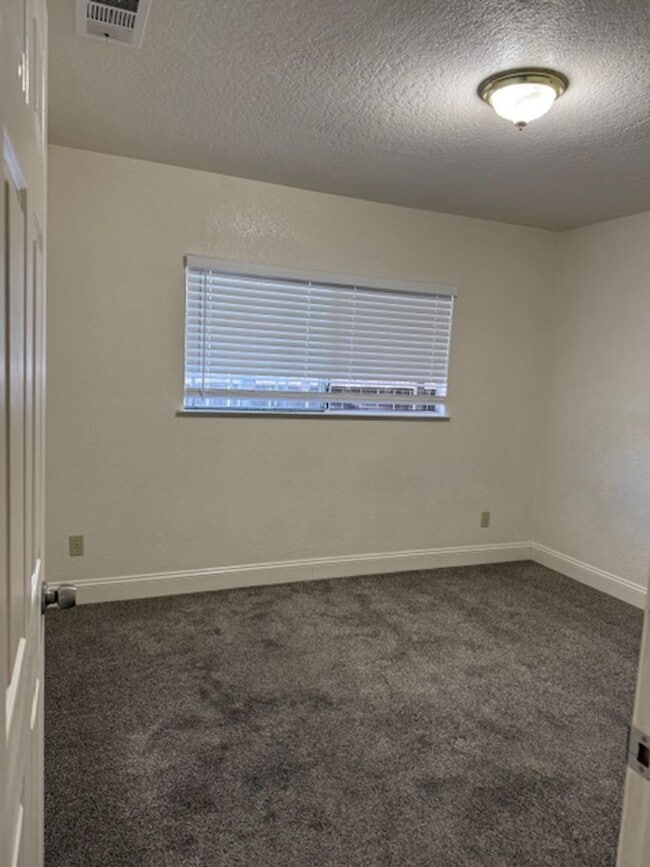 Building Photo - Cozy 3-Bedroom Home for Rent in Tracy!