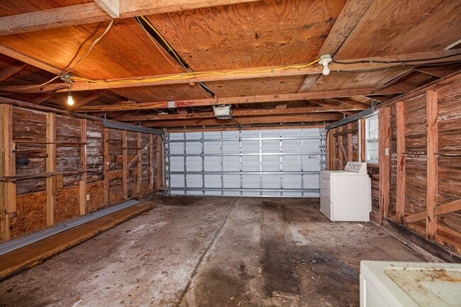 Building Photo - 4618 Avenue S 1/2
